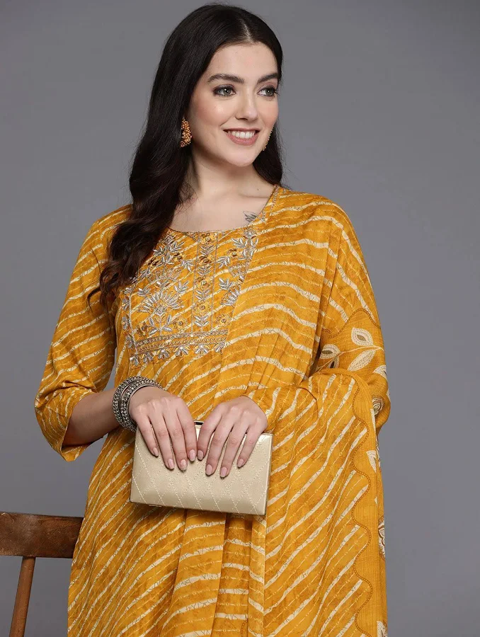 BKApparels Women Ethnic Motifs Embroidered Flared Sleeves Floral Kurta